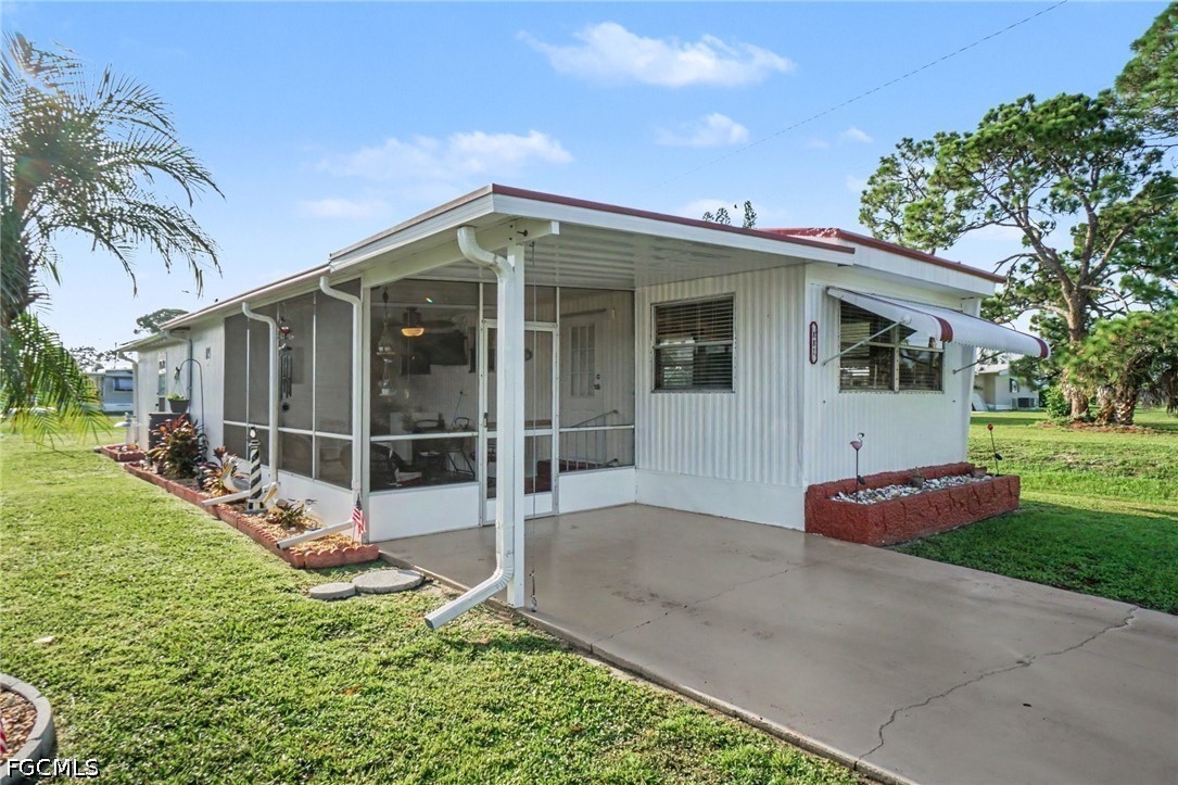 2 Bed ManufacturedHome for Sale in North Fort Myers, photo 4
