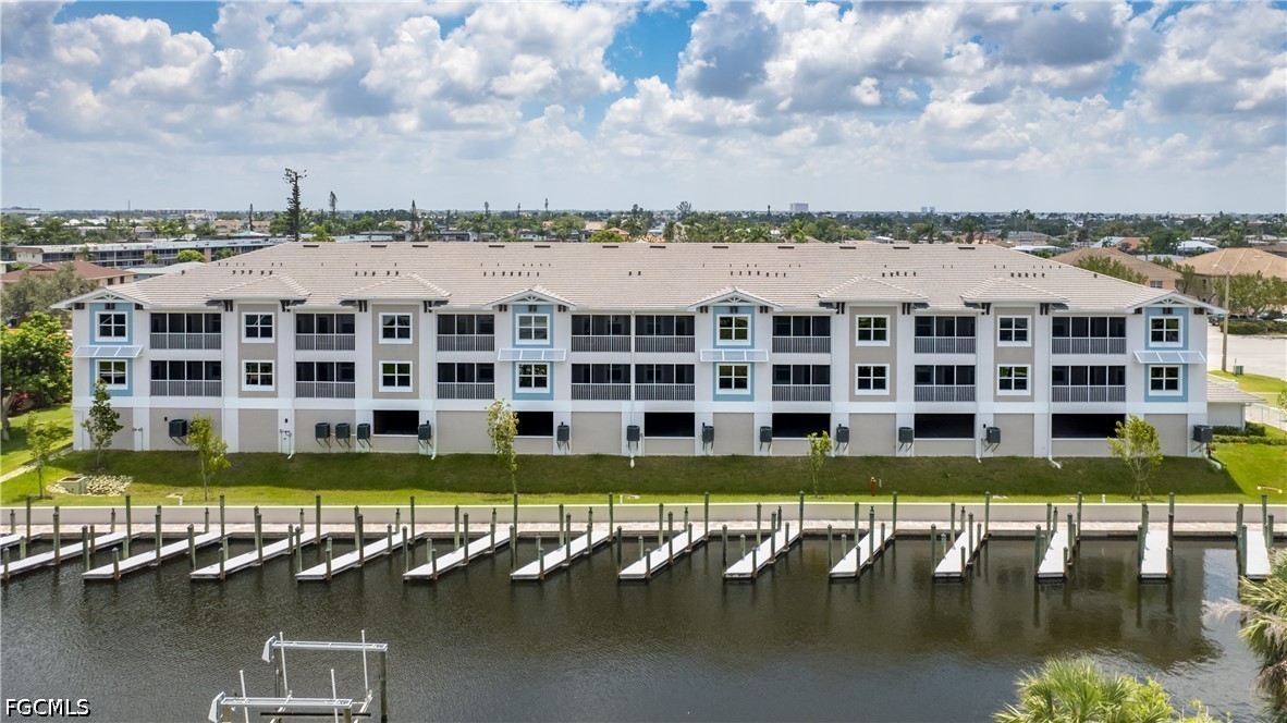 Waterfront Home for Sale in Cape Coral, photo 4