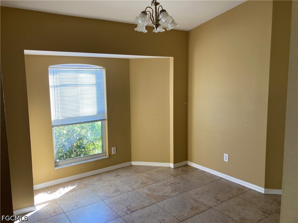 2 Bed Duplex for Sale in Cape Coral, photo 4