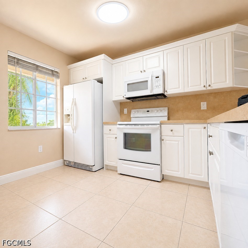 2 Bed Condominium for Sale in Cape Coral, photo 4