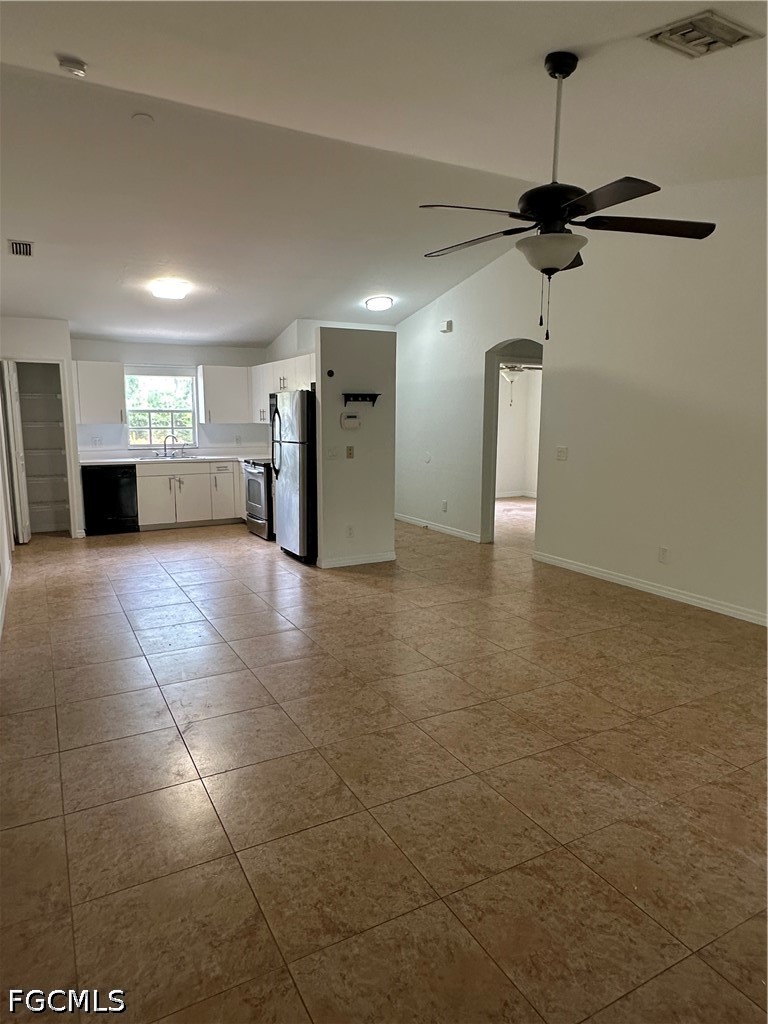 3 Bed SingleFamilyResidence for Sale in Naples, photo 4
