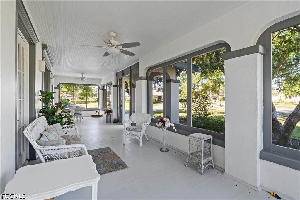 5 Bed Pool Home for Sale in Riverside, photo 4