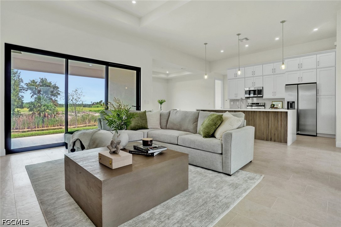 3 Bed Waterfront Home for Sale in Cape Coral, photo 4