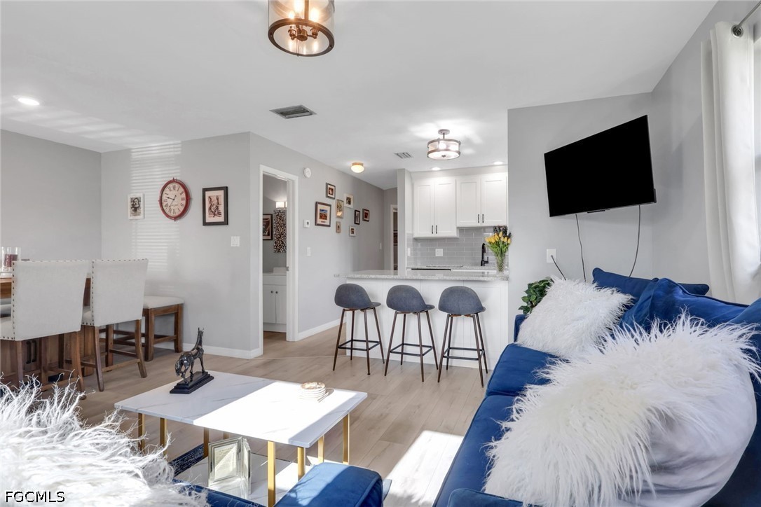 2 Bed Attached for Sale in Fort Myers, photo 4