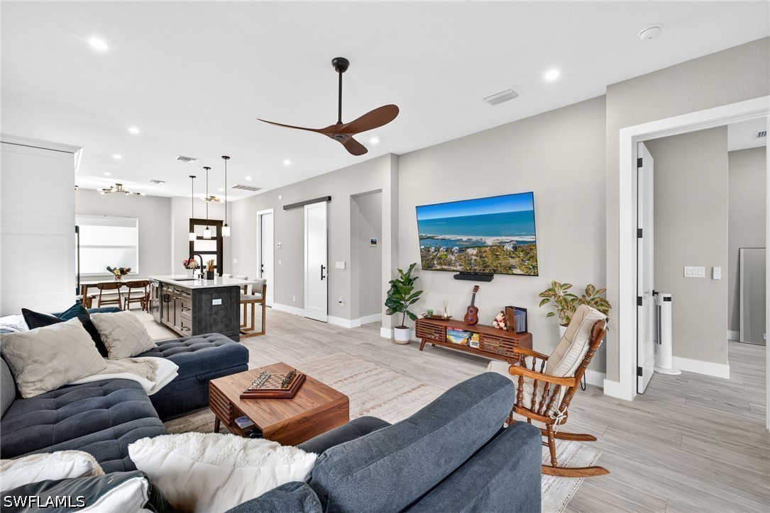 3 Bed SingleFamilyResidence for Sale in Spanish Gardens, photo 4