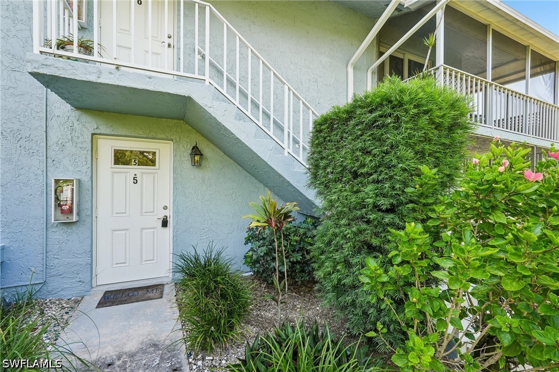 2 Bed Waterfront Home for Sale in Naples, photo 4
