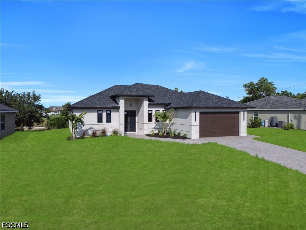 3 Bed Waterfront Home for Sale in Cape Coral, photo 4