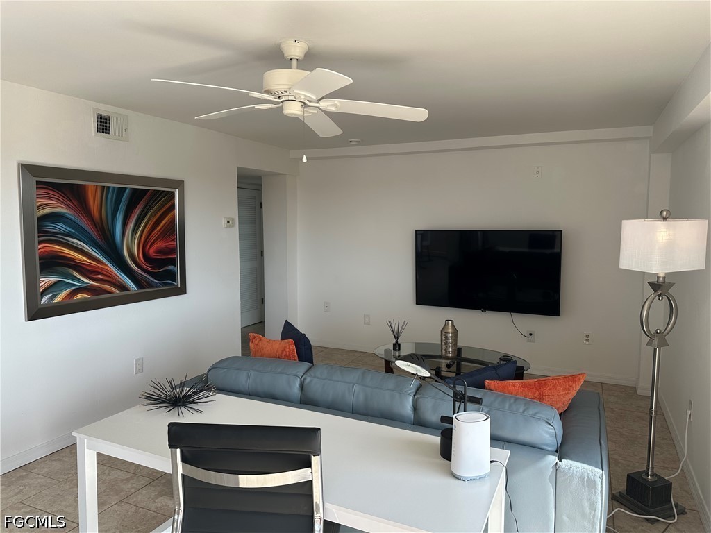 2 Bed Pool Home for Sale in Cape Coral, photo 4