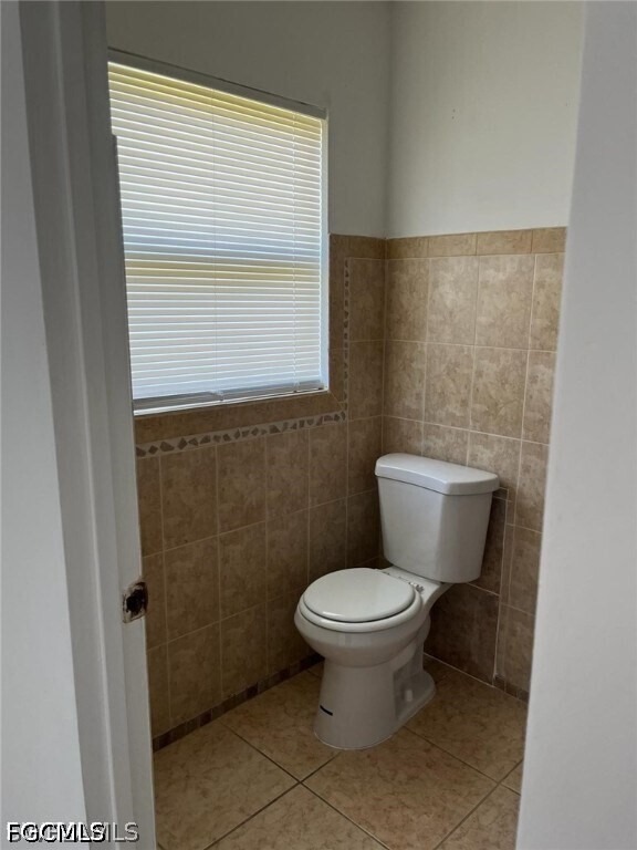 3 Bed SingleFamilyResidence for Sale in Lehigh Acres, photo 4