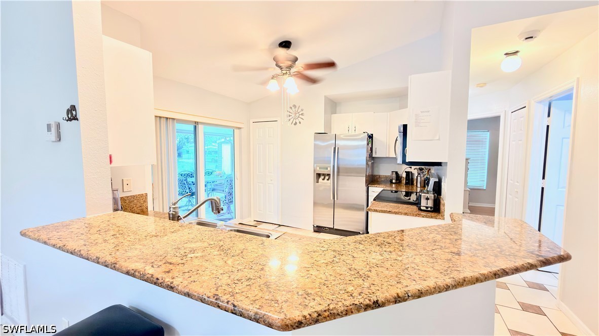 3 Bed SingleFamilyResidence for Sale in Fort Myers, photo 4