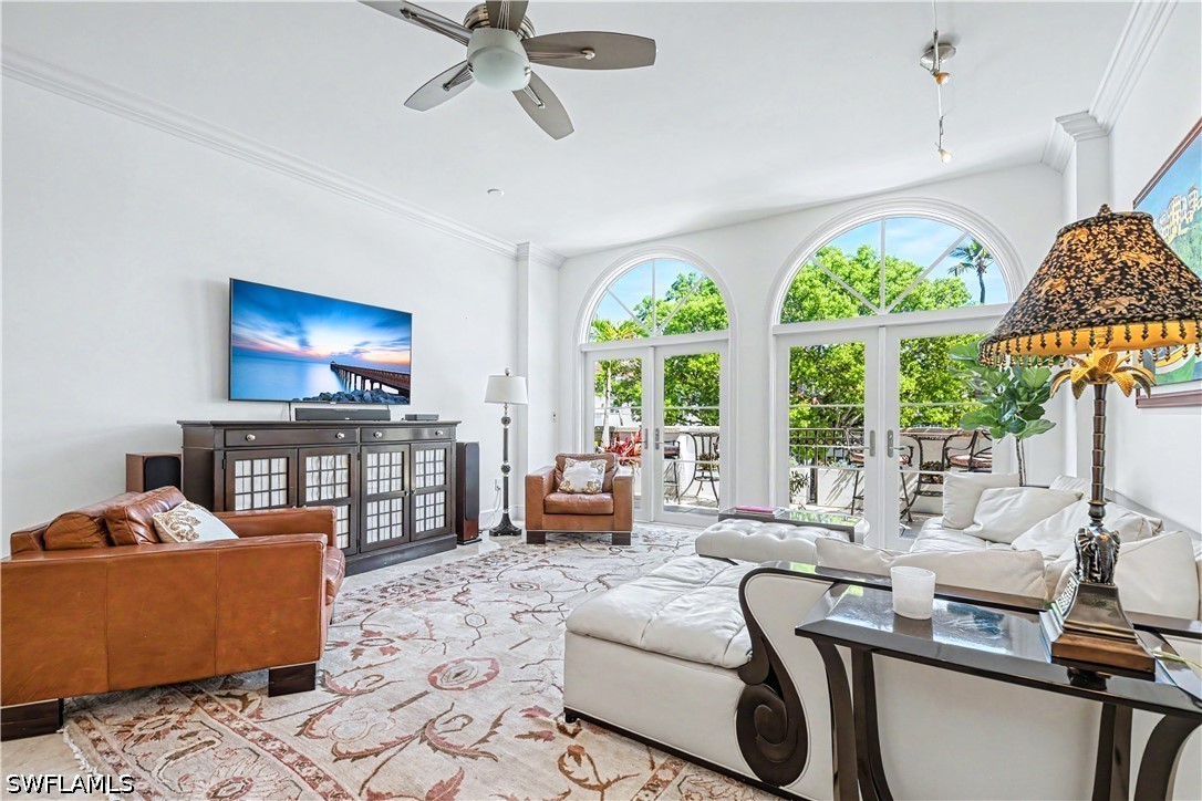 3 Bed Condominium for Sale in Olde Naples, photo 4