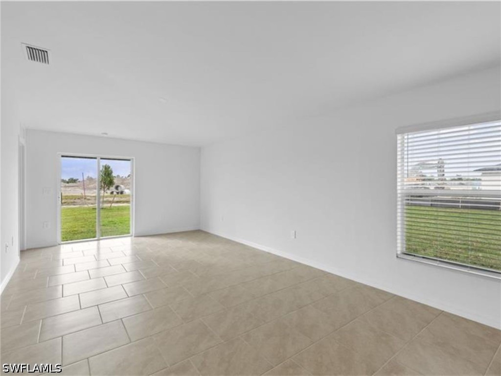 3 Bed SingleFamilyResidence for Sale in Crane Landing, photo 4