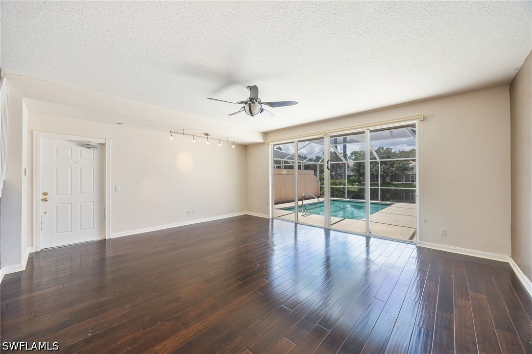 3 Bed Pool Home for Sale in The Cove, photo 4