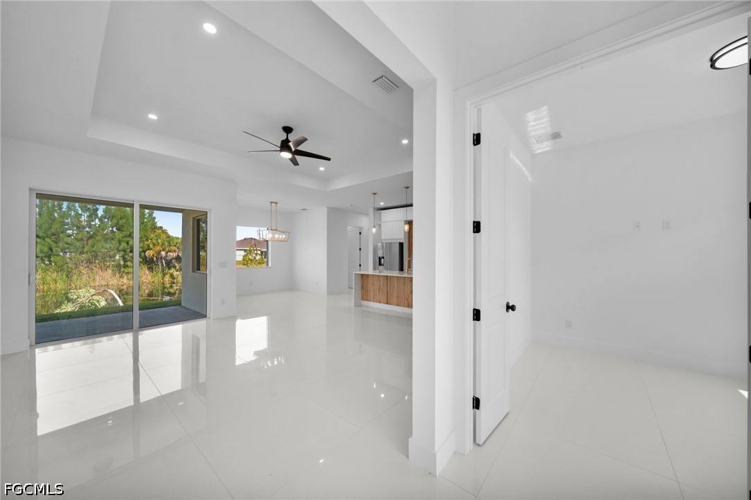3 Bed Waterfront Home for Sale in Cape Coral, photo 4