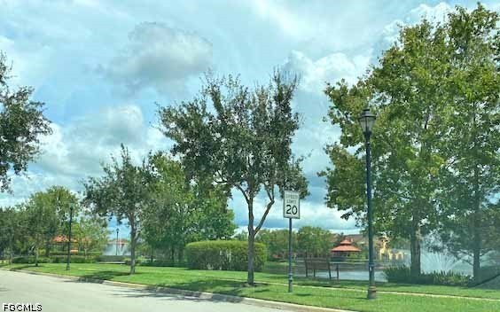 2 Bed Waterfront Home for Sale in Paseo, photo 4