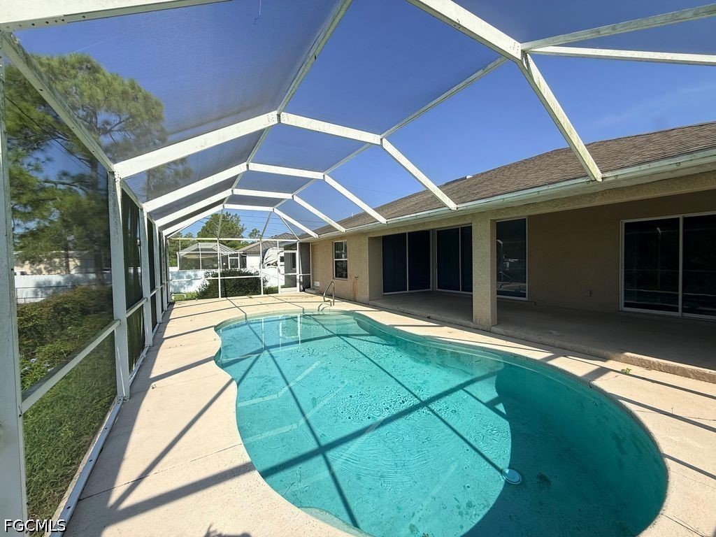 3 Bed Pool Home for Sale in Lehigh Acres, photo 4