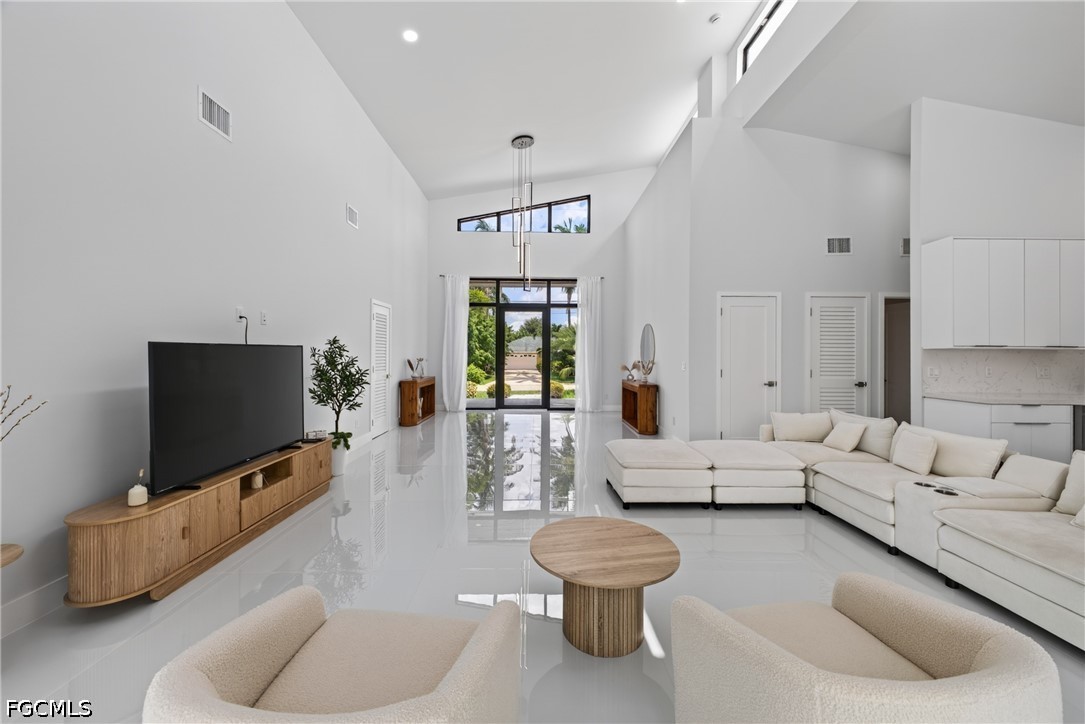 4 Bed Pool Home for Sale in Cape Coral, photo 4