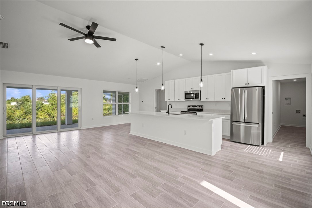 4 Bed SingleFamilyResidence for Sale in Cape Coral, photo 4