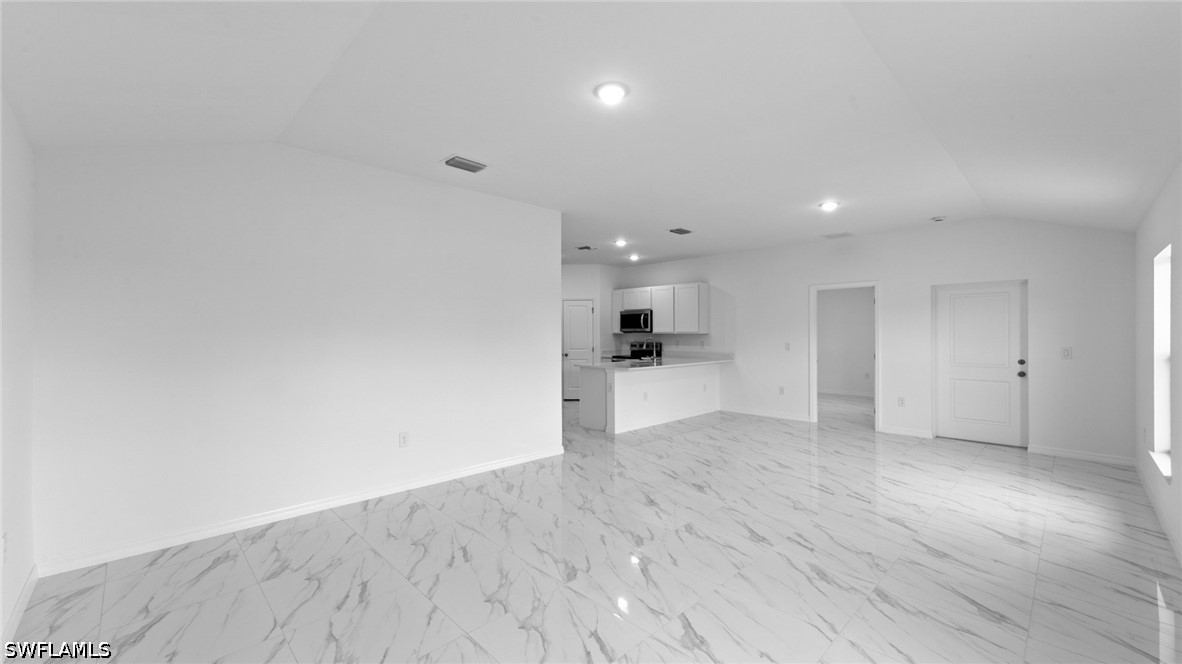 4 Bed SingleFamilyResidence for Sale in Lehigh Acres, photo 4