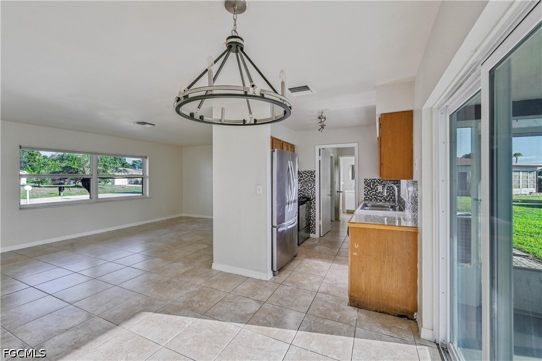 3 Bed SingleFamilyResidence for Sale in Lehigh Acres, photo 4