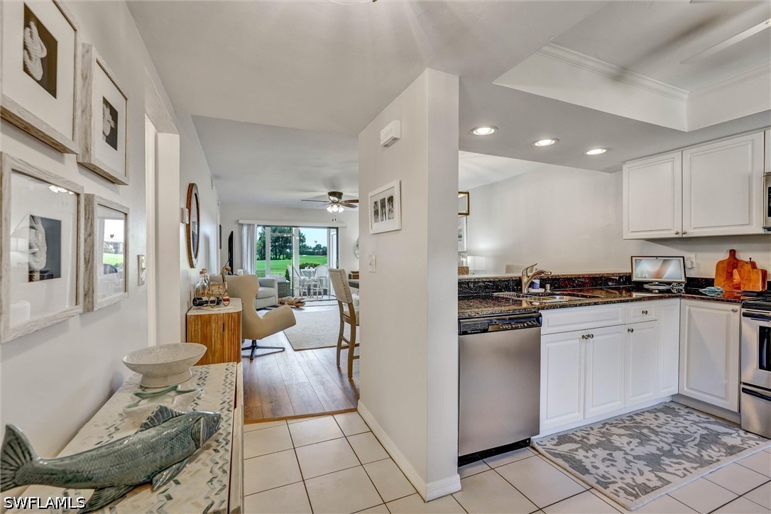 2 Bed Waterfront Home for Sale in Naples, photo 4