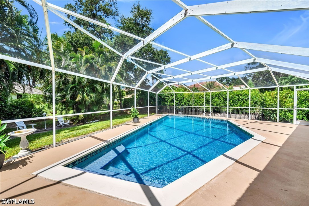 3 Bed Pool Home for Sale in Monterey, photo 4