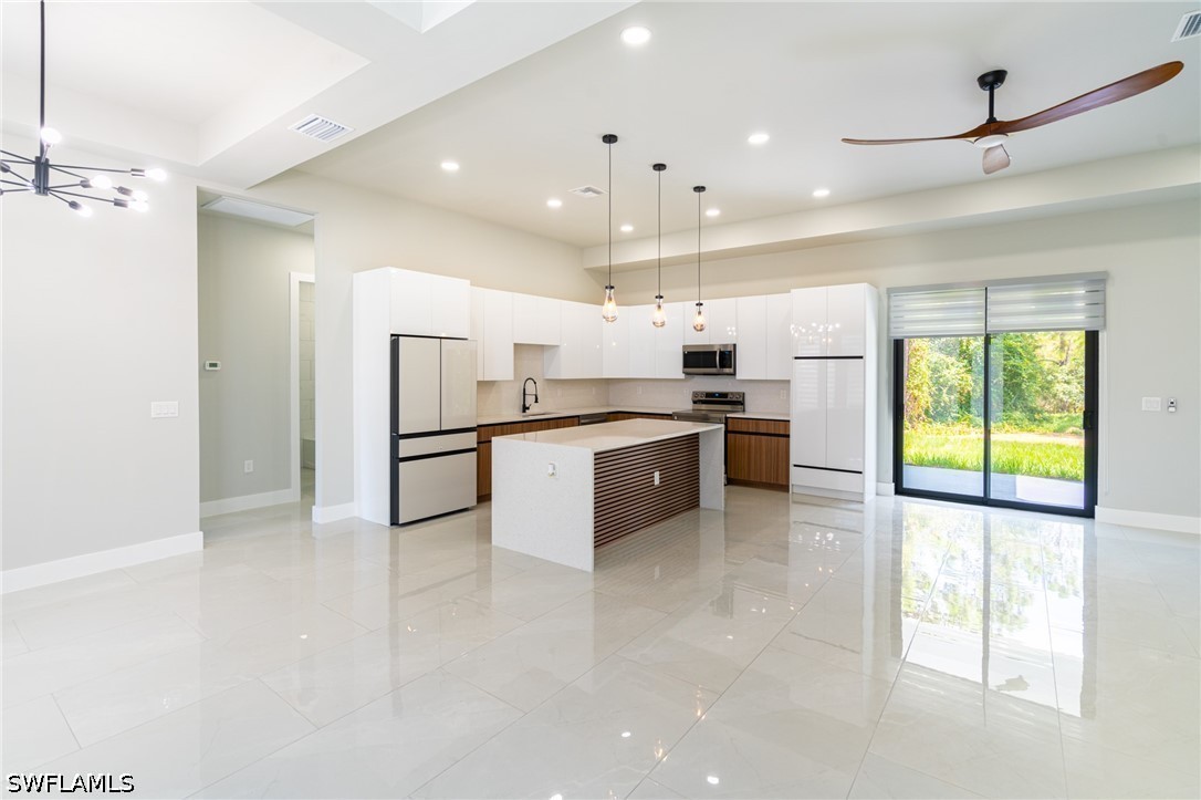 3 Bed SingleFamilyResidence for Sale in Lehigh Acres, photo 4