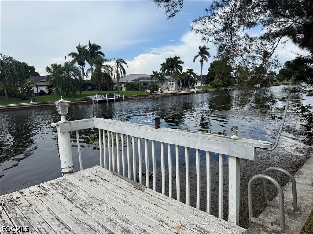 2 Bed Waterfront Home for Sale in Cape Coral, photo 4
