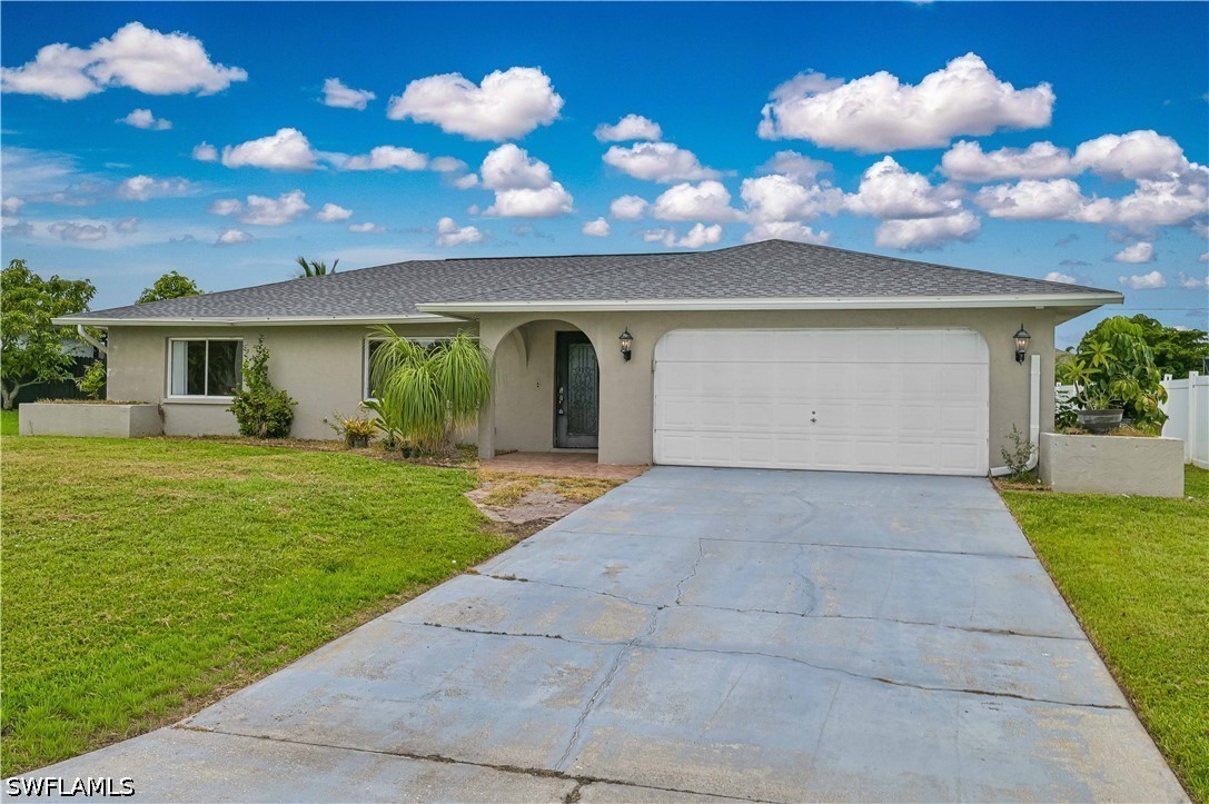 3 Bed SingleFamilyResidence for Sale in Cape Coral, photo 4
