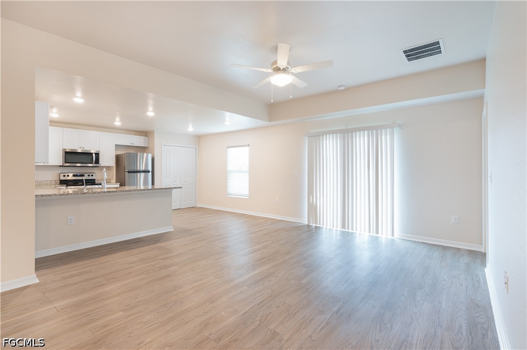 3 Bed SingleFamilyResidence for Sale in Cape Coral, photo 4