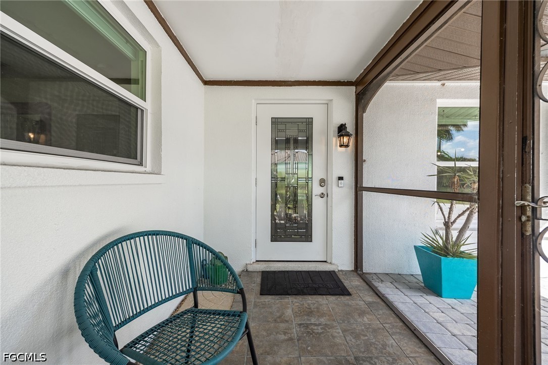 2 Bed Pool Home for Sale in Cape Coral, photo 4