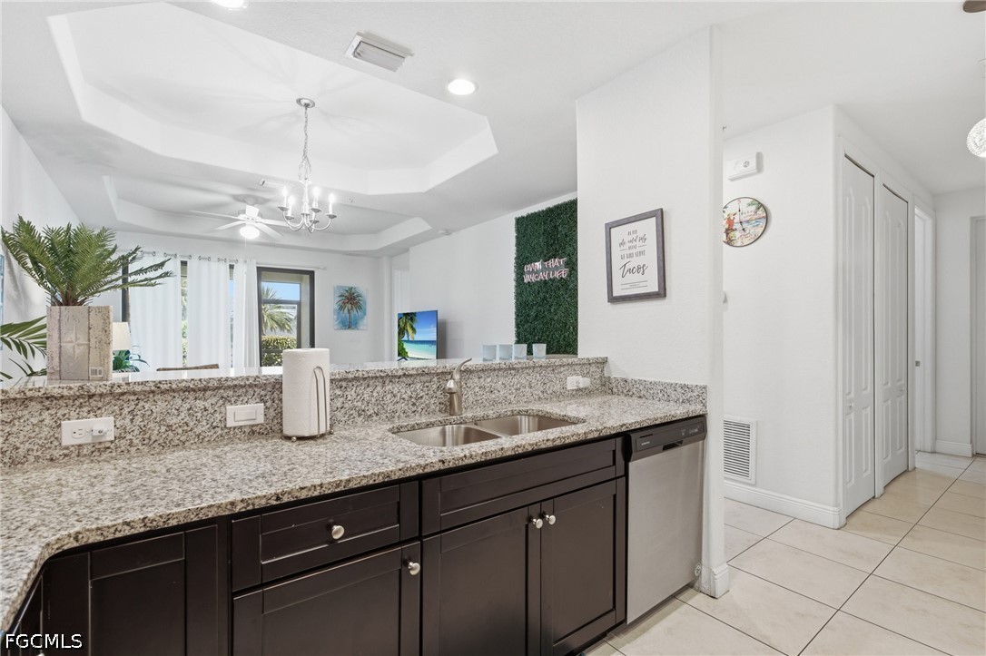 2 Bed Condominium for Sale in Cape Coral, photo 4