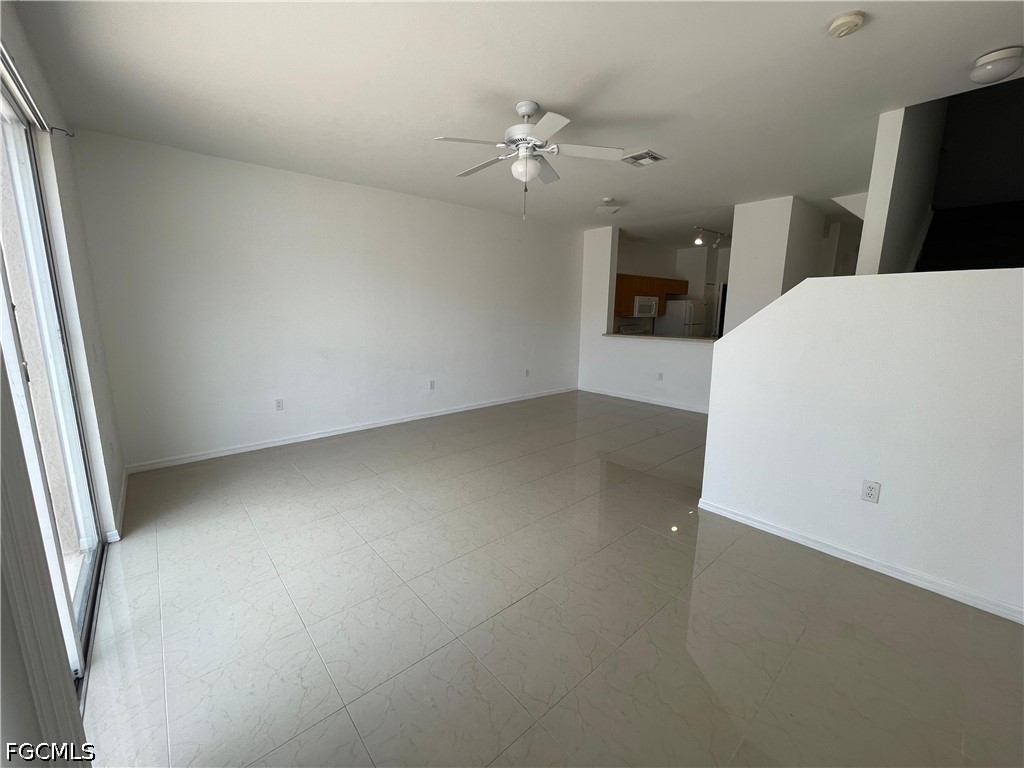 2 Bed Townhouse for Sale in Fort Myers, photo 4