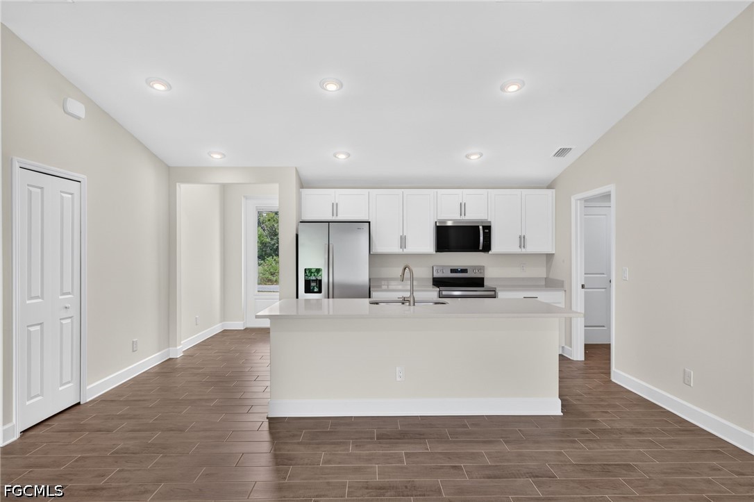 4 Bed SingleFamilyResidence for Sale in Cape Coral, photo 4