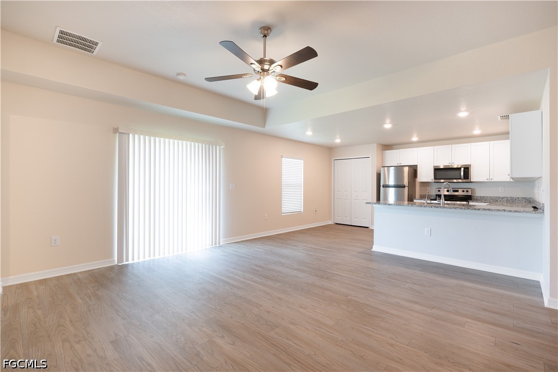 3 Bed SingleFamilyResidence for Sale in Cape Coral, photo 4
