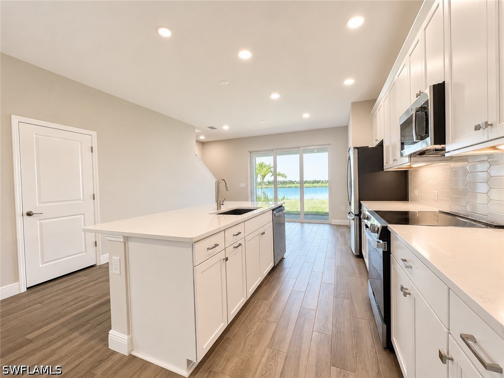 3 Bed Waterfront Home for Sale in Skysail, photo 4