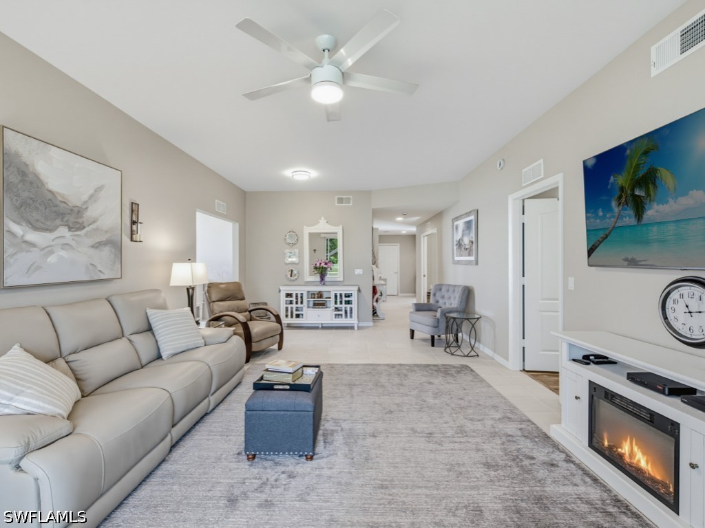 2 Bed Condominium for Sale in Naples, photo 4