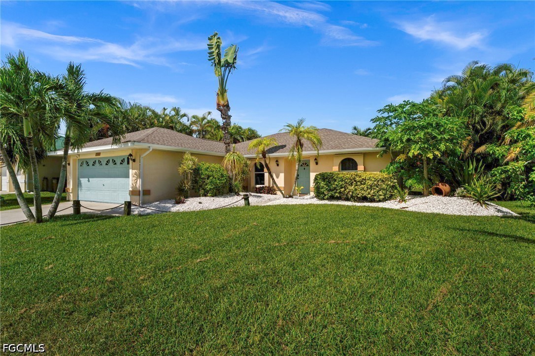 3 Bed Pool Home for Sale in Cape Coral, photo 4