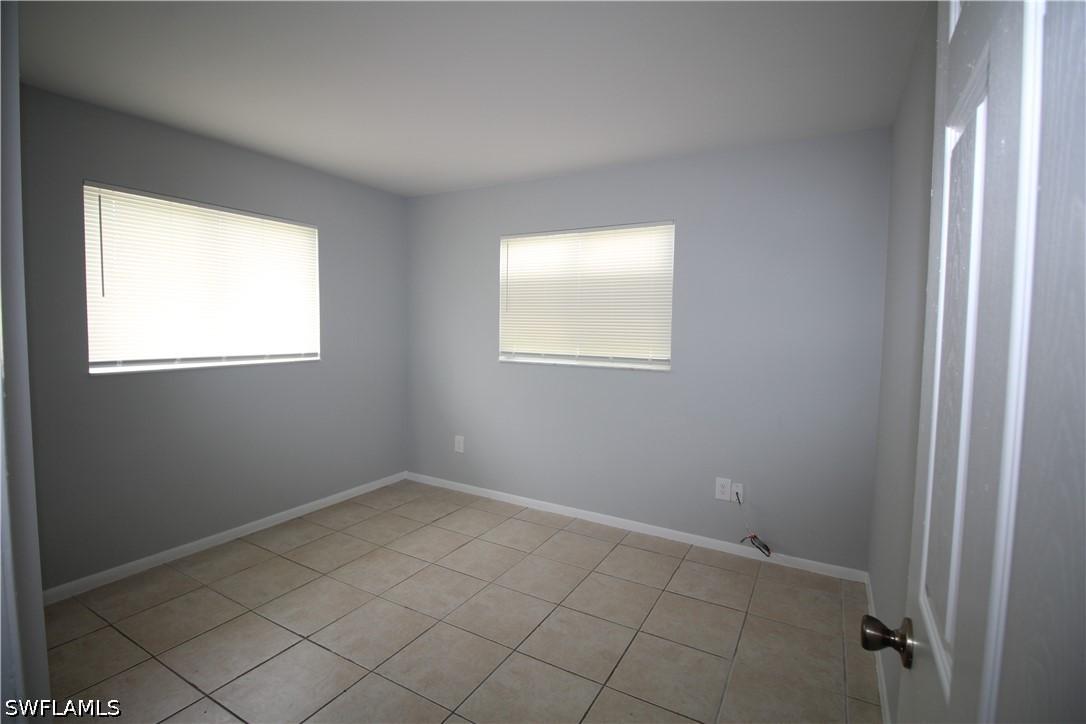 2 Bed Attached for Sale in Cape Coral, photo 4
