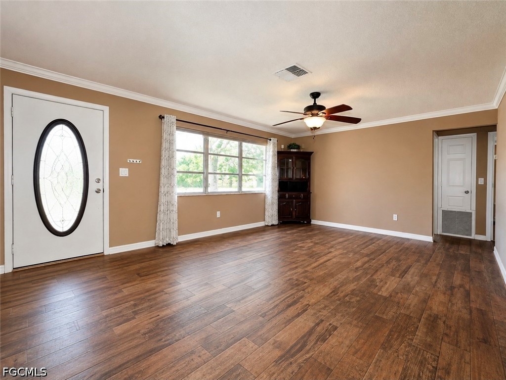 3 Bed SingleFamilyResidence for Sale in North Fort Myers, photo 4