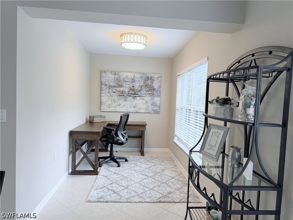 3 Bed Condominium for Sale in Carlton Lakes, photo 4