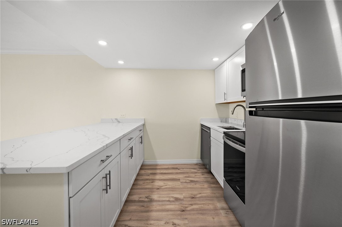 1 Bed Condominium for Sale in Vanderbilt Palms, photo 4
