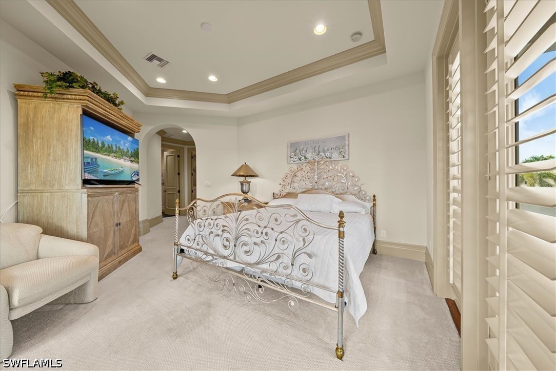 5 Bed Pool Home for Sale in Moorings, photo 4