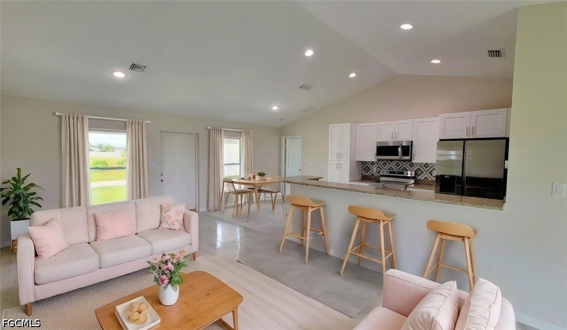 3 Bed SingleFamilyResidence for Sale in Port Labelle, photo 4