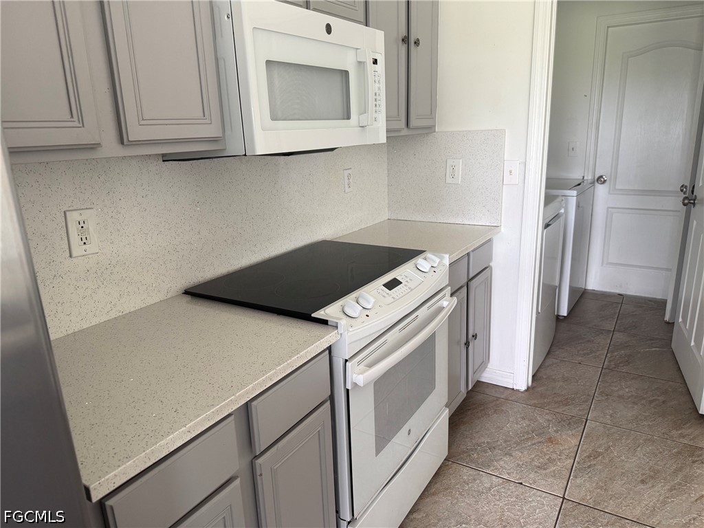 3 Bed SingleFamilyResidence for Sale in Lehigh Acres, photo 4