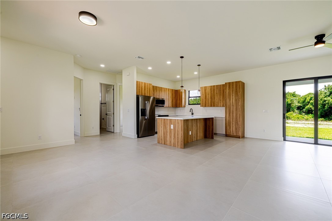 3 Bed SingleFamilyResidence for Sale in Lehigh Acres, photo 4