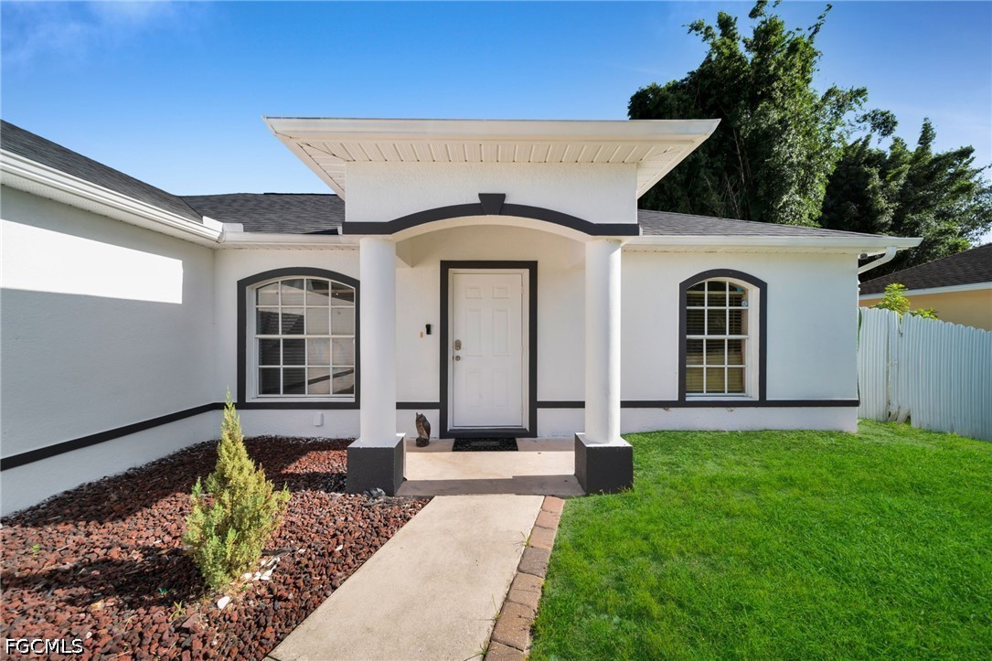 3 Bed SingleFamilyResidence for Sale in Lehigh Acres, photo 4