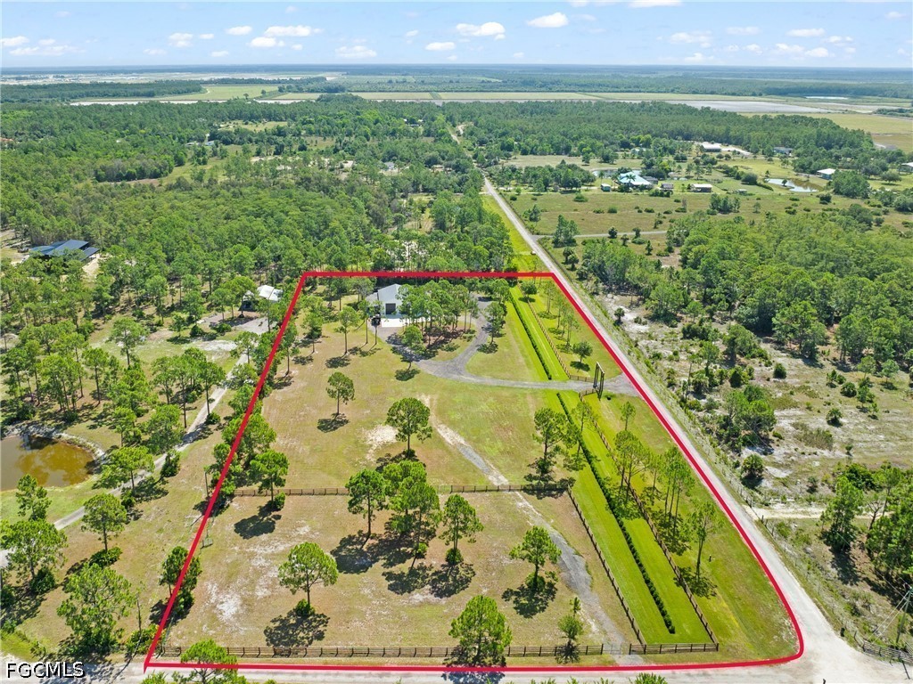 Residential for Sale in Acreage, photo 4