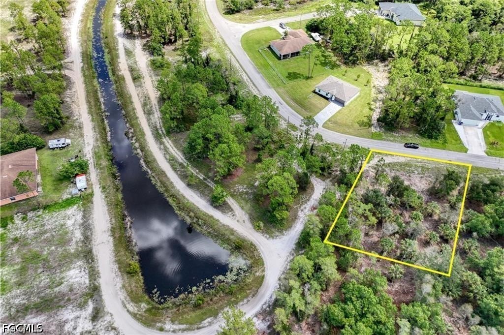Residential for Sale in Mirror Lakes, photo 4