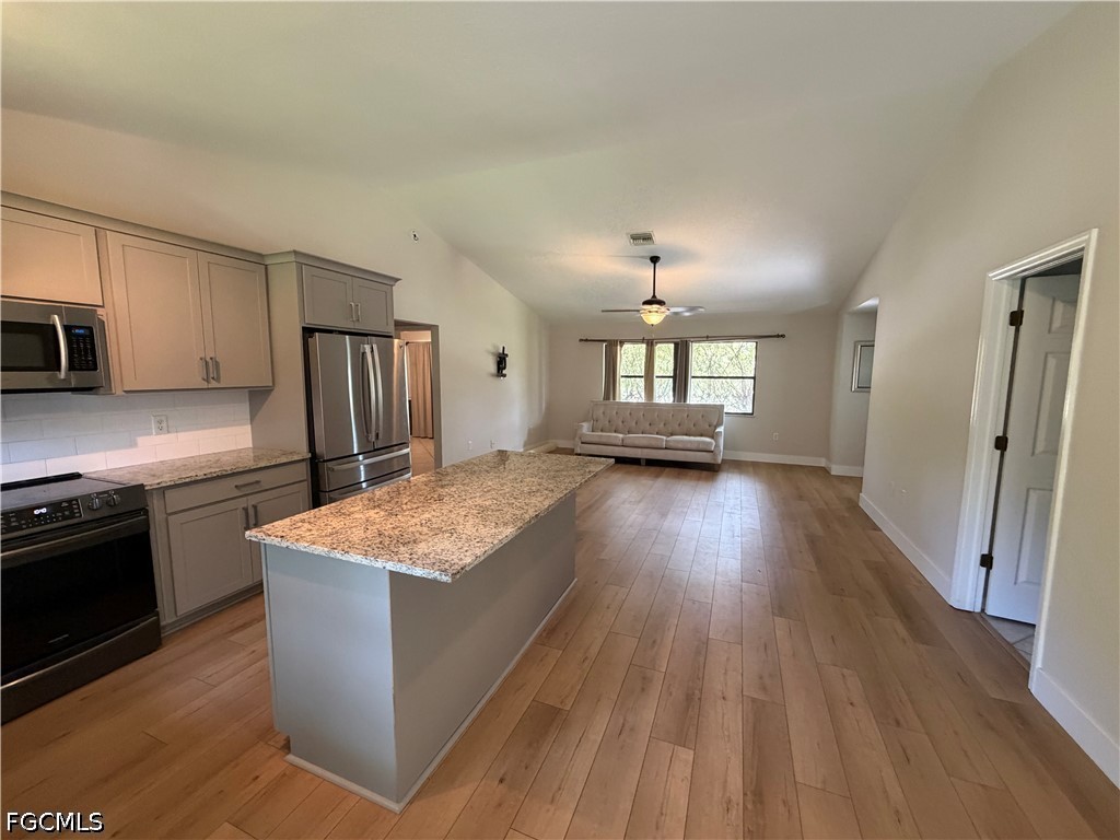 3 Bed SingleFamilyResidence for Sale in Bonita Springs, photo 4